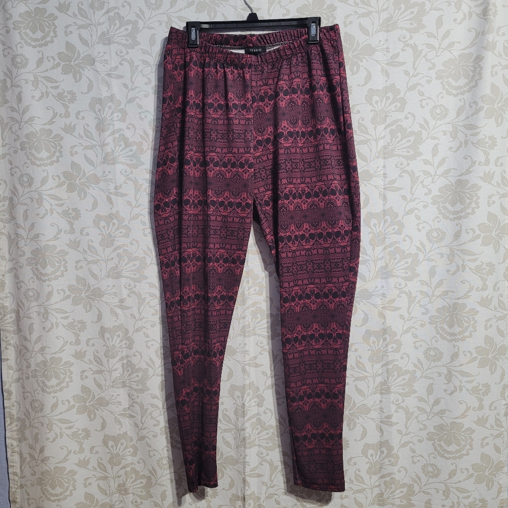 Torrid Black and Pink Skulls Print Leggings  Size 1X  Plus Size Women's